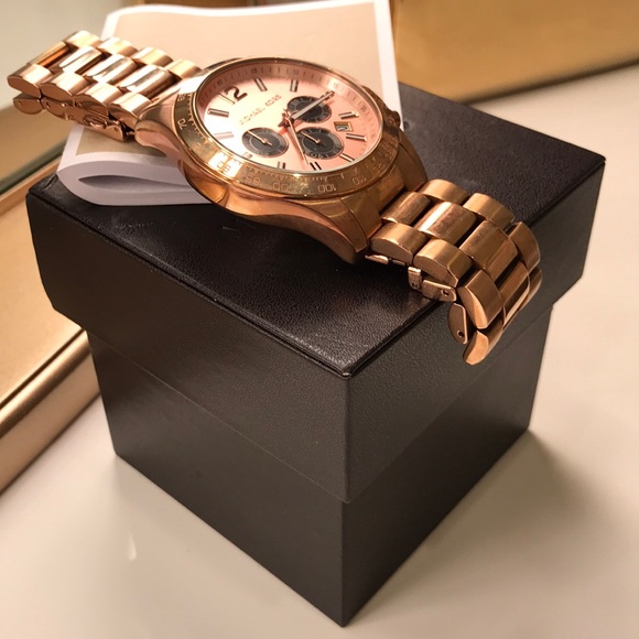 MICHAEL KORS Rose Gold Watch